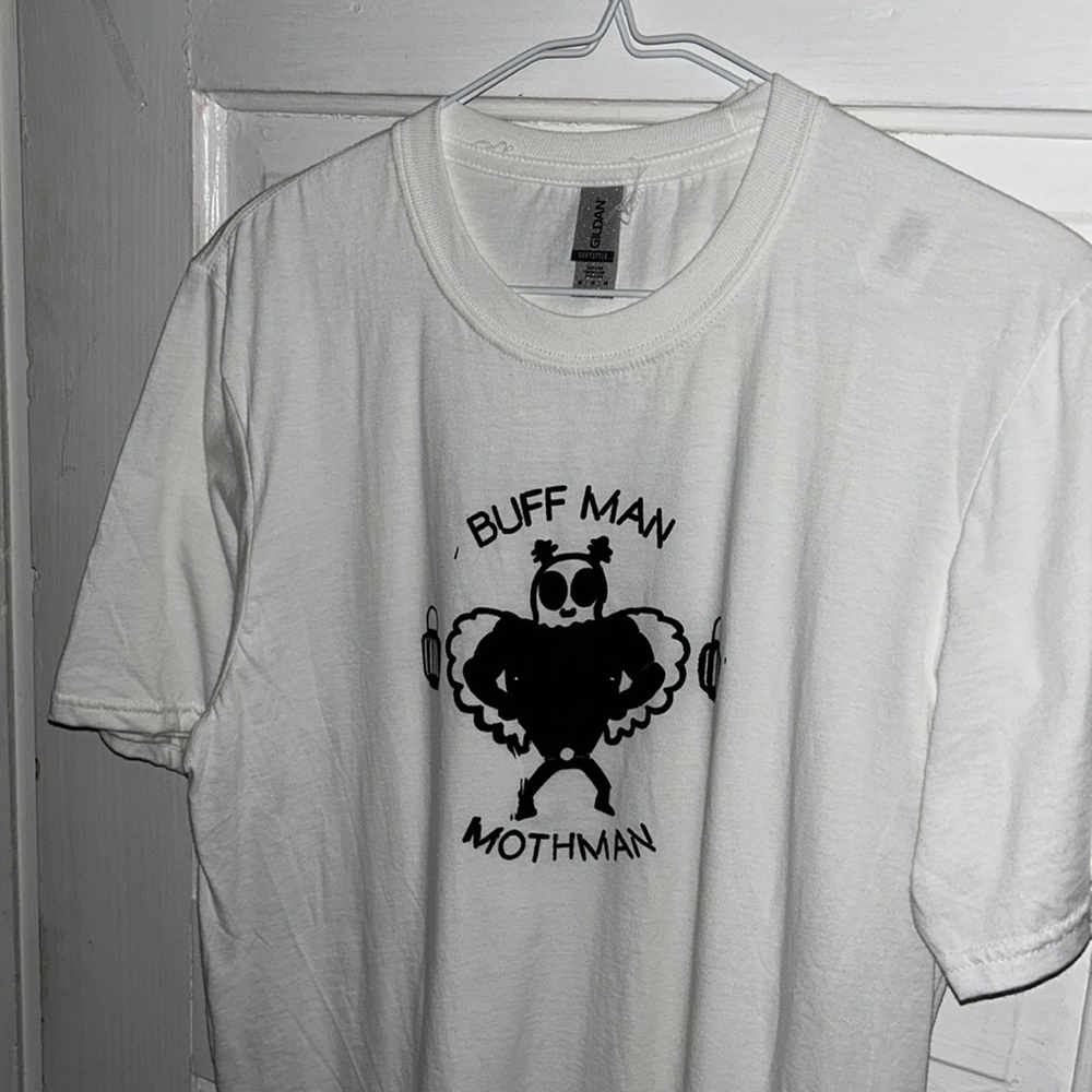 Cryptid graphic tee